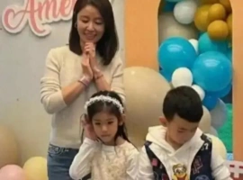 49 岁林心如素颜遛娃被拍！8岁女儿颜值惊艳，豪门日常这么接地气-瑞泰资源分享网