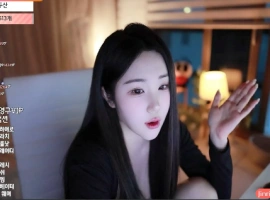 艾莉-ELI-(엘리) HappyNewYear 跨年直播 (20241231) 度盘 [3V/8.92G]-瑞泰资源分享网